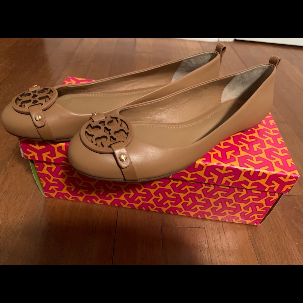Tory Burch Gabriel flats. Size 8.